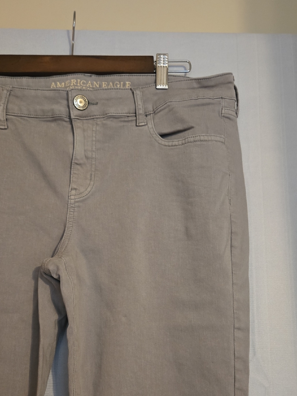 American Eagle Gray Low Rise Jeggings Sz 16 Short NWOT - Picture 4 of 7